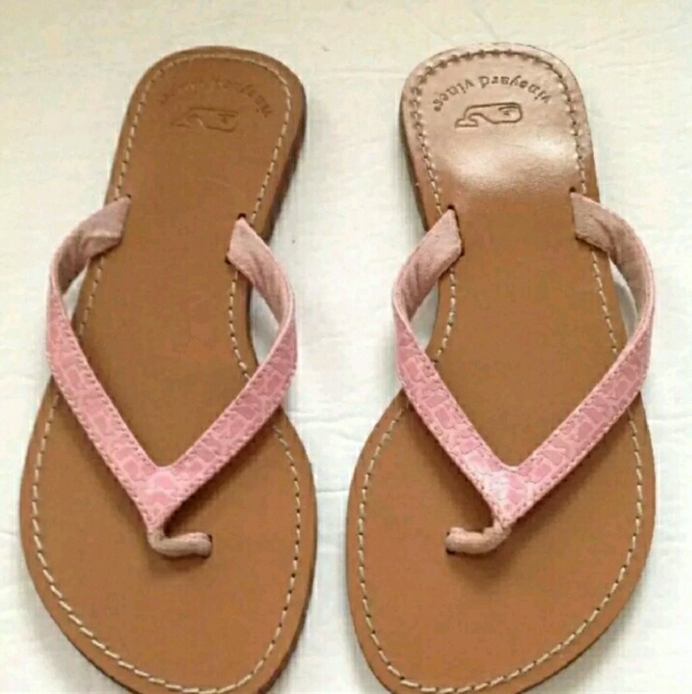 Vineyard Vines Women's flip flops size 6
